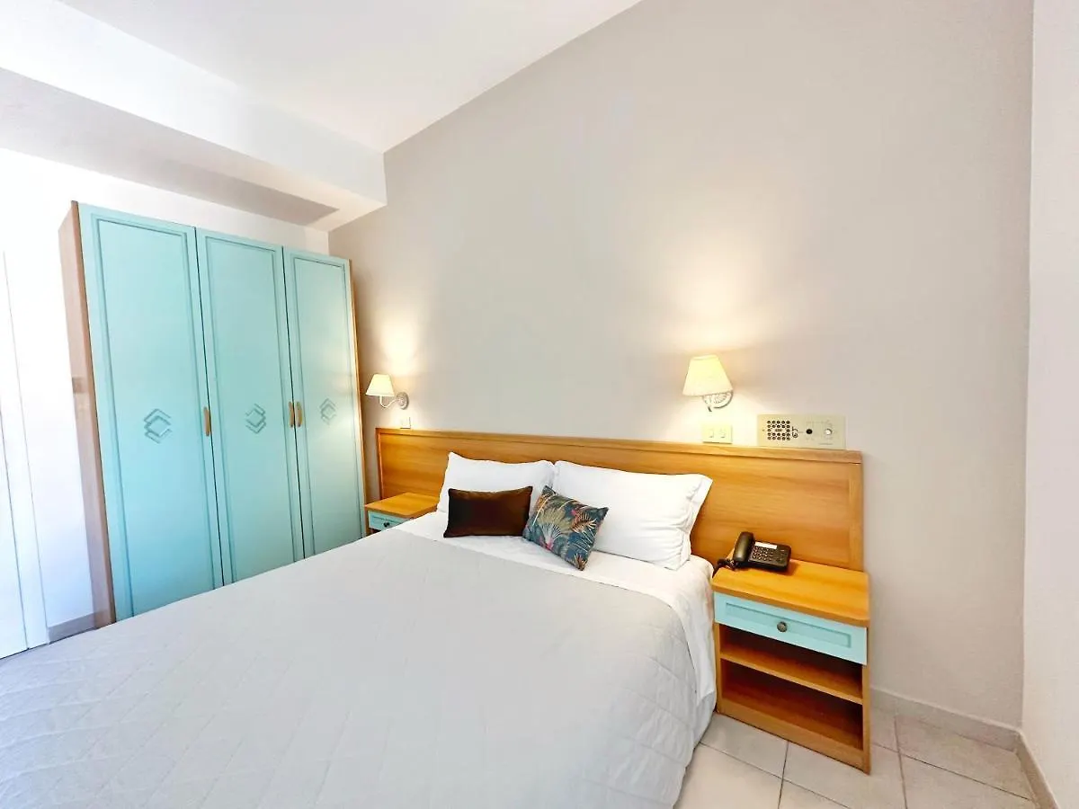 Aura Living Hotel Rimini 3*,