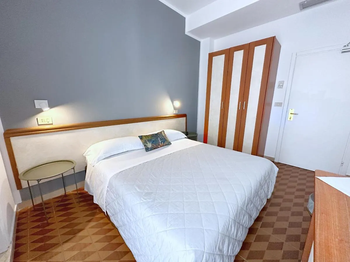 Aura Living Hotel Rimini 3*,