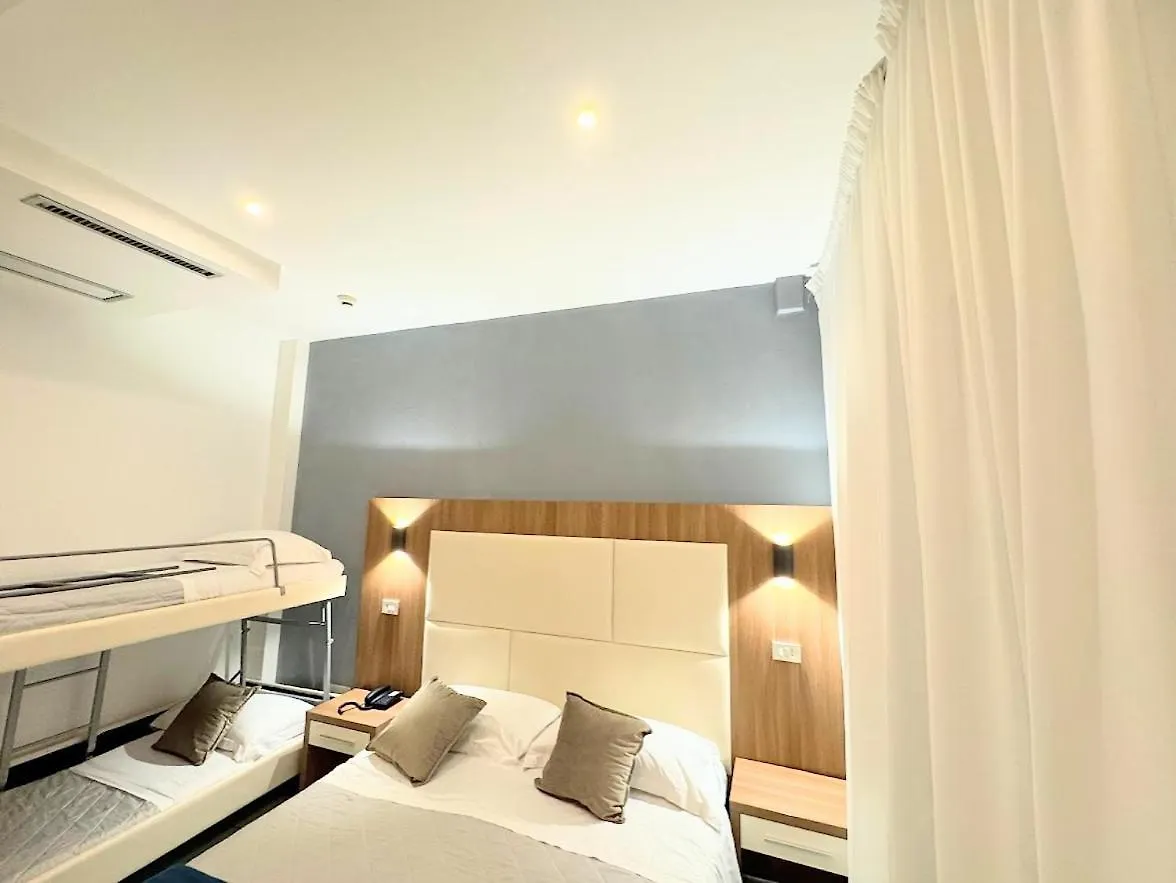 Aura Living Hotel Rimini 3*,