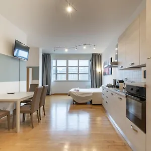 4 Star Family & Friends - Self Check-in Apartment
