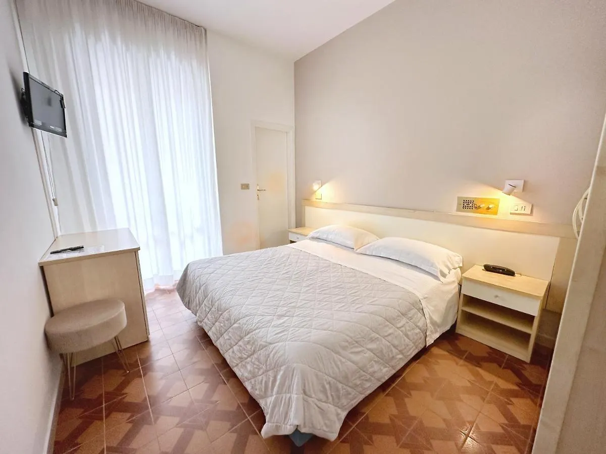 Aura Living Hotel Rimini 3*,